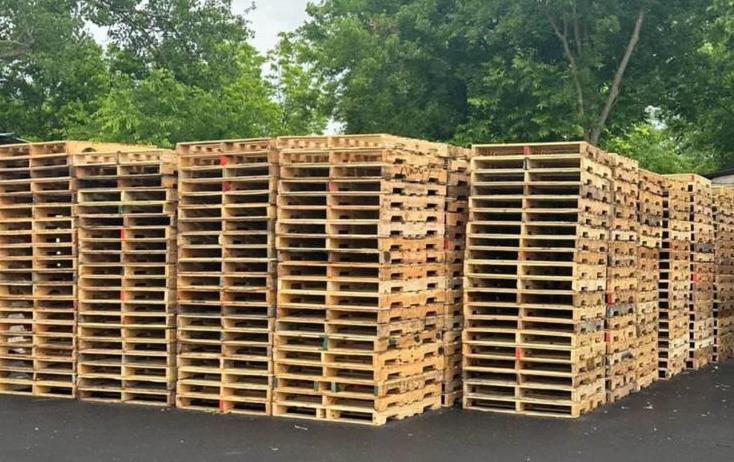 Pallets sellers in Texas. Pallets ready for delivery