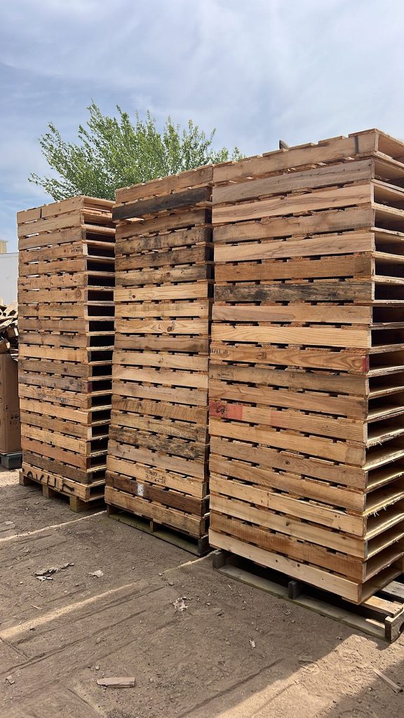 Pallets sellers in Texas